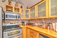 Inviting Union Pier Home w / Hot Tub Walk to Beach