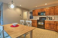 East Marion Home Walk to Beach 3 Mi to Greenport