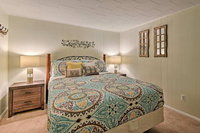 Cozy Chalet w / Fireplace Close to Ski Resorts