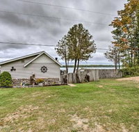 NEW Curriers Cottage on Little Traverse Lake - Accommodation Michigan