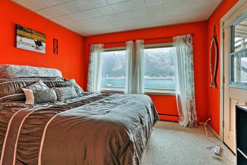 Waterfront Home W / Deck 5 Mins To Downtown Juneau! - thumb 1