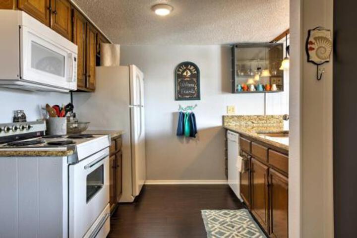 Charming Point Venture Townhome W / Lake View! - thumb 5