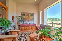 Luxurious Los Cerrillos Hillside Villa w / Views
