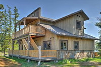 R Lazy S Inn Apt by River 30 Min. to Whitefish