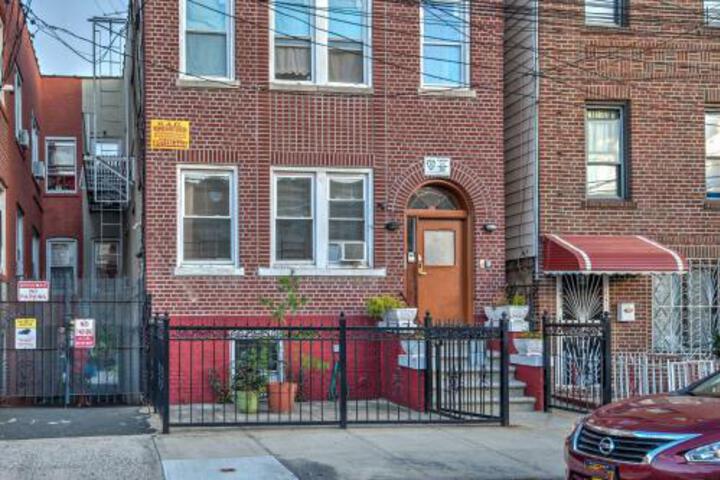 Bronx Apartment 1 Block To Subway To Manhattan! - thumb 6