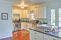 NEW Bright 4BR Plymouth Cottage on Crystal Lake