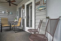 Waterfront Lake Delton Condo w / Pool  Spa Access