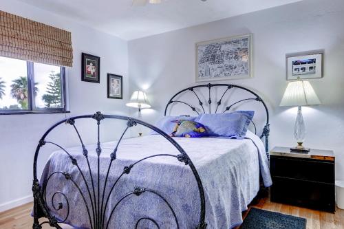 2BR Cedar Key Duplex House W / Dock & Ocean Views - thumb 3