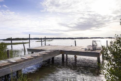 2BR Cedar Key Duplex House W / Dock & Ocean Views - thumb 4