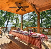 Lakefront Rutledge Home with Fire Pit  Private Dock - Accommodation Michigan