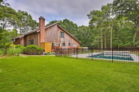 Beautiful East Hampton Home w / Hot Tub  Pool