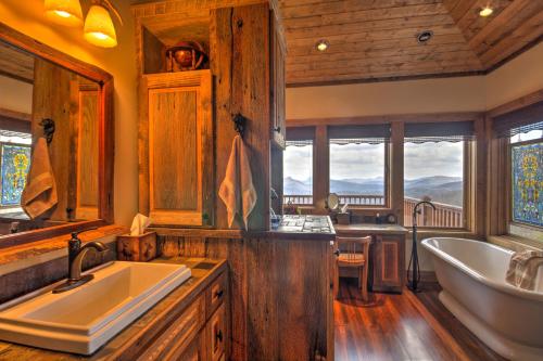 Luxury Sapphire Cabin Mtn Views & Resort Access! - thumb 1