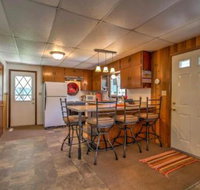 Ventura Cabin w / Sun Porch  Decks Near Clear Lake - Accommodation Michigan