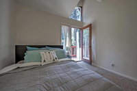 Spacious Lake Arrowhead Home w / Game Room  Deck