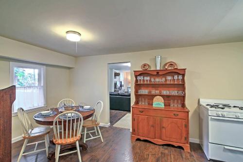 Waterfront Glen Lake Cottage W / Porch Canoe & Kayak! - thumb 6