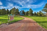 Hermosa Ground Lvl Home w / 5 Acres Patio  Hot Tub