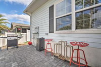 Spacious  Hip Crystal River Home w / Dock  Kayaks