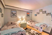 Stratton Mountain Chalet Walk to Private Shuttle