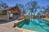 8 Acre Ranch Estate w / Pool Spa  Outdoor Kitchen