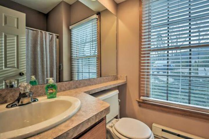 Tannersville Home W / Deck View 1 Mile To Camelback - thumb 4