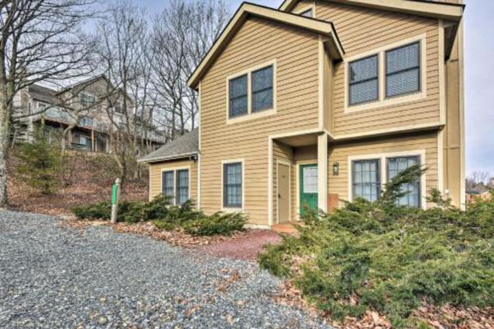 Tannersville Home W / Deck View 1 Mile To Camelback - thumb 3