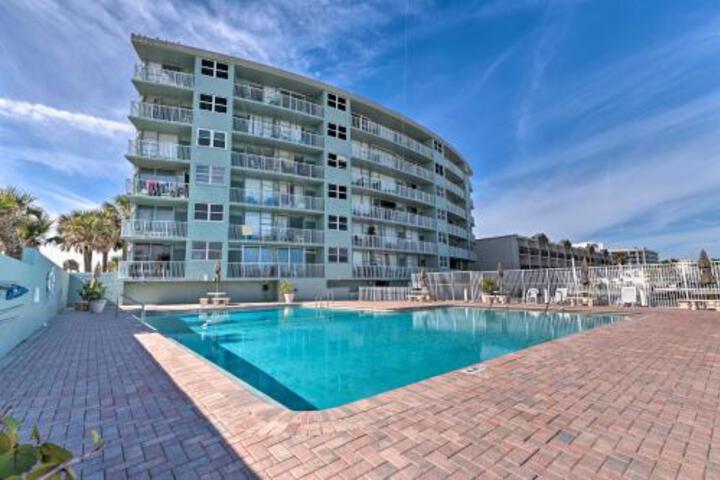 Oceanfront Daytona Studio W / Views & Pool Access! - thumb 2