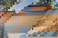 New Listing Upscale W / Pool Walk To Beach 2 Bedroom Condo