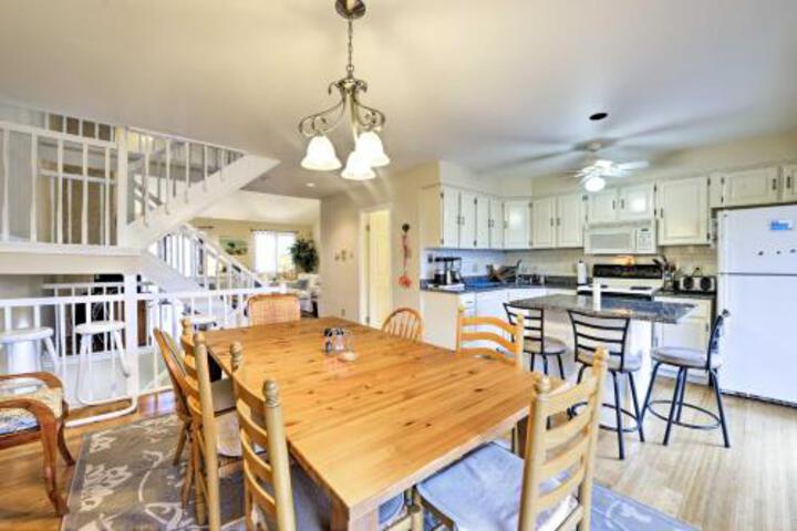 Brigantine Beach Block Townhome W / 3 Balconies! - thumb 4