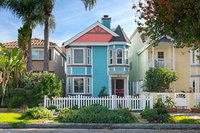 Huntington Beach Studio Blocks to the Beach  Downtown apts