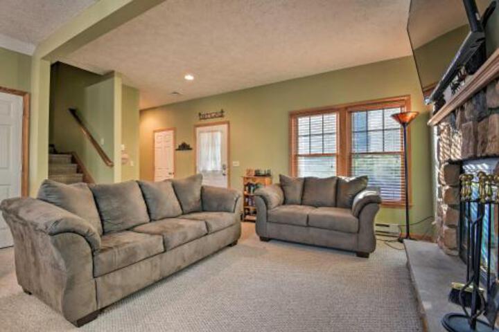 Camelback Mtn Ski Home W / Deck Near Waterpark! - thumb 4