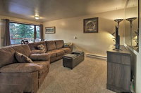 Cozy Juneau Apartment w / Fire Pit Near Fishing