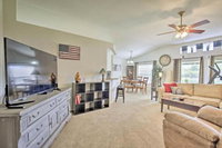 Bright Brandon Home w / Lanai 14 Mi. to Tampa