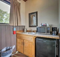 Burkesville Apt with Deck Views  Pool Access - Accommodation Michigan