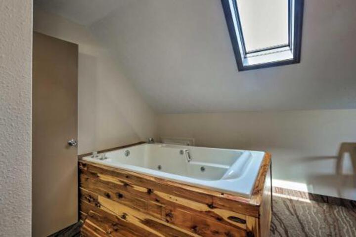 Burkesville Apt With Deck Views & Pool Access! - thumb 5