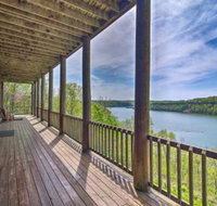 Spacious Cabin on Dale Hollow Lake w / Hot Tub - Accommodation Michigan
