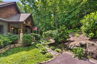 Spacious Sapphire Home with 2 Decks  Mtn Views