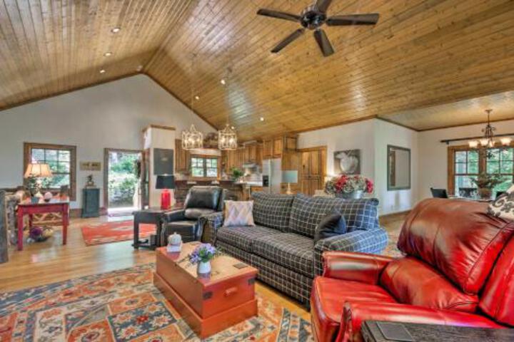 Spacious Sapphire Home With 2 Decks & Mtn Views - thumb 5