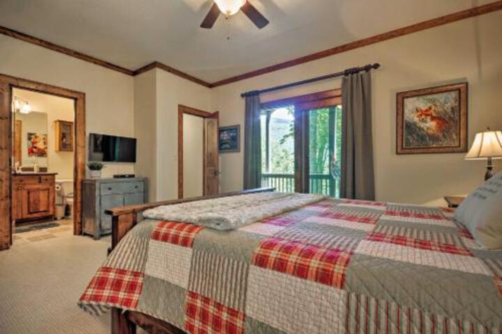 Spacious Sapphire Home With 2 Decks & Mtn Views - thumb 7