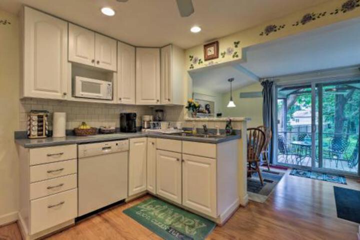 Saybrook Manor House Walk To Cove Beach! - thumb 4