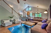 Home with Deck Swings Game Rm 8Mi to Asheville