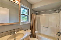 Private East Hampton Home w / Pool Near Harbor