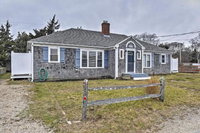 Barnstable Condo 300 Feet to Craigville Beach