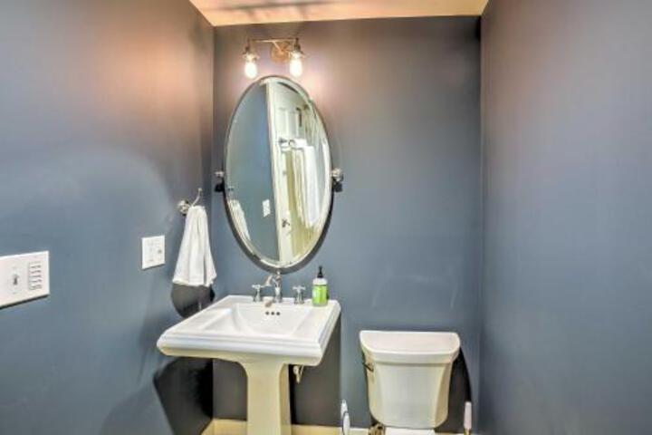 Pet Friendly House With Deck 10 Mi To Stowe Mtn! - thumb 3