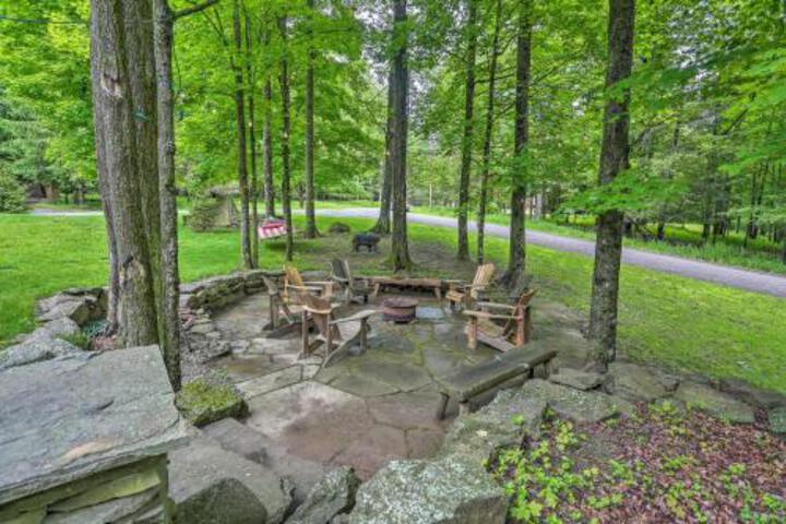 Lake Wallenpaupack Cabin With Shared Pool! - thumb 0