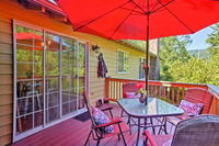 Issaquah Home w / Deck 2 Mi to Lake Sammamish