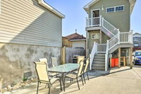 Apt w / Patio  Grill 3 Blocks to Boardwalk