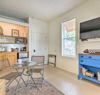 Old Town Getaway Walk to Shops Dining Bay - Accommodation Michigan