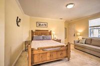 St. Augustine Beach Retreat w / PatioFire Pit