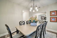 Modern Montgomery Home w / BackyardDeckGrill