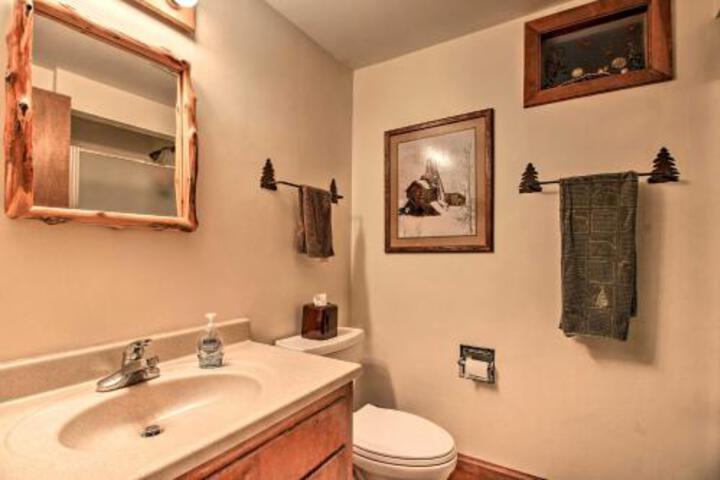 Pet Friendly Upper Whitefish Lake Home W / Dock - thumb 3